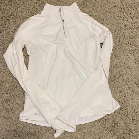 Nike Tops - Nike pullover